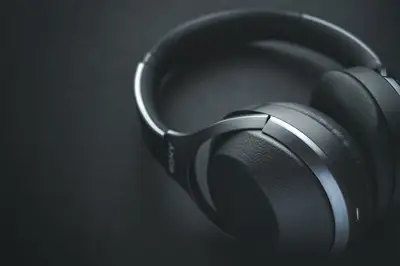 Best Noise Canceling Headphones 2026: Silence the Chaos Around You