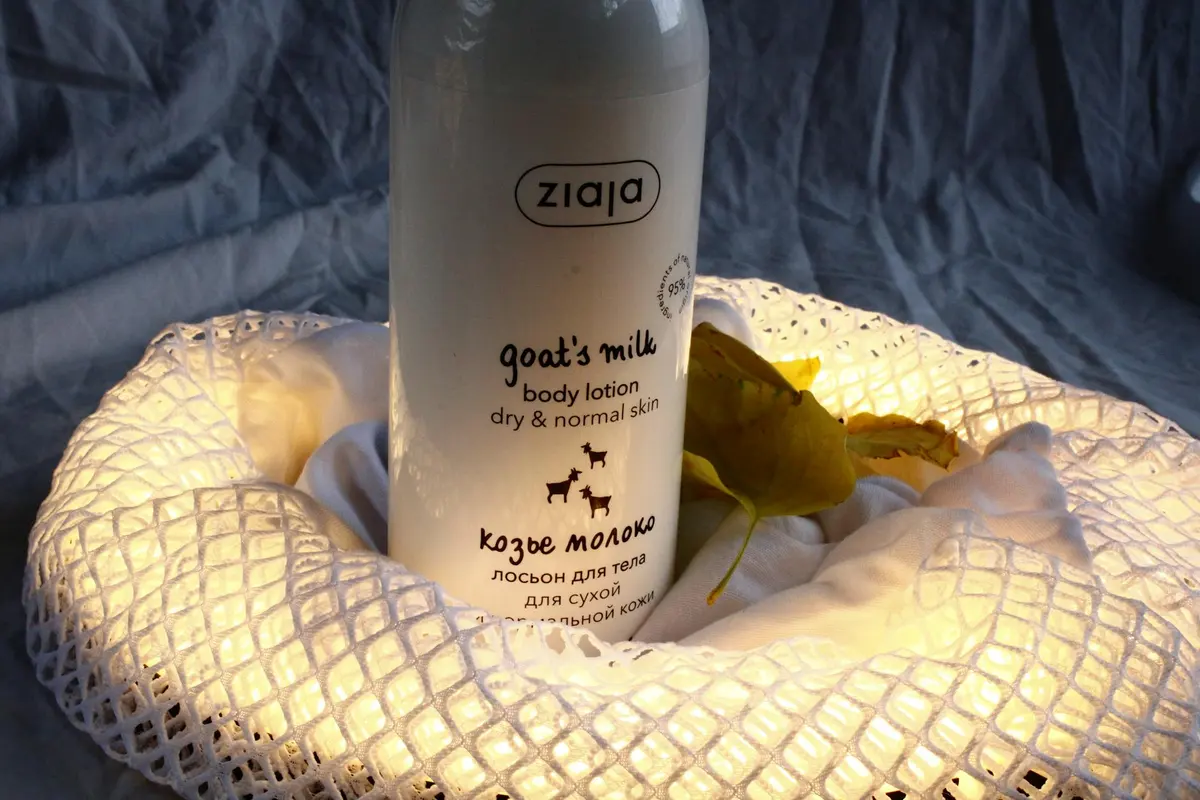 eos Vanilla Cedar Body Lotion Review: 24-Hour Moisturizing Skincare